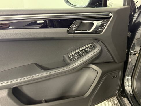 New 2026 Porsche Macan image 13