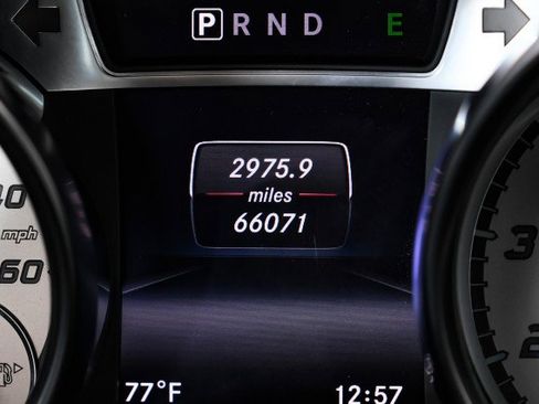 Used 2015 Mercedes-Benz SL 400 image 24