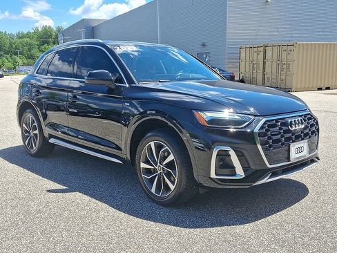 Certified 2022 Audi Q5 2.0T Premium Plus w/ Premium Plus Package AWD/4WD image 3