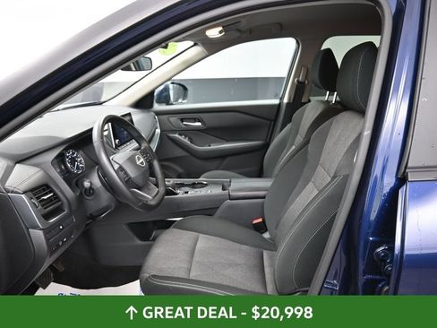 Used 2025 Nissan Rogue SV FWD image 28