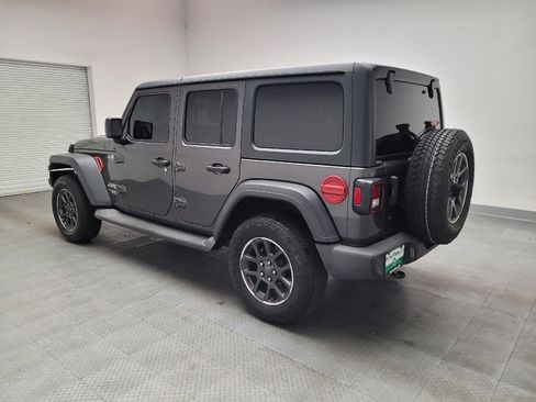 Used 2018 Jeep Wrangler Unlimited Sport S AWD/4WD image 3