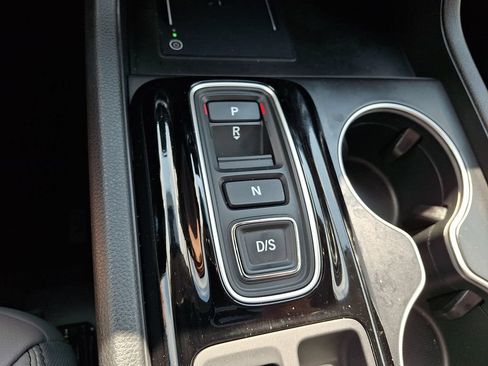 Used 2024 Honda Pilot Touring image 18