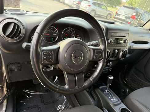 Used 2016 Jeep Wrangler Unlimited Sport w/ Quick Order Package 24S AWD/4WD image 2