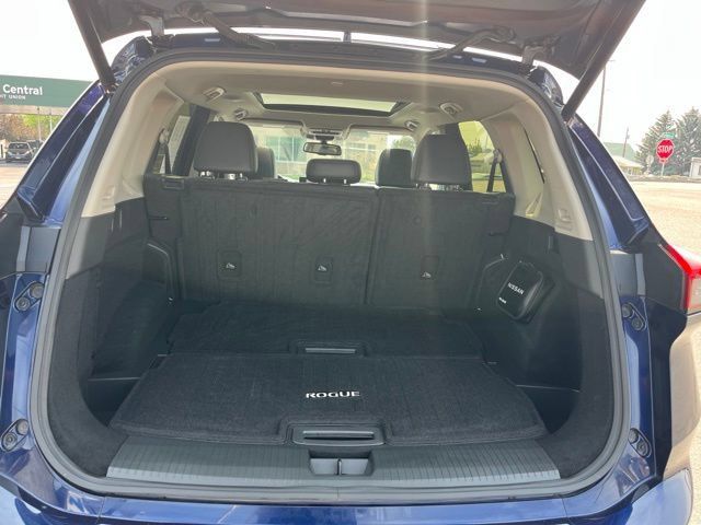 Used 2026 Nissan Rogue Platinum w/ Platinum Premium Package AWD/4WD image 32