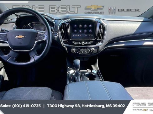 Used 2023 Chevrolet Traverse LT FWD image 13