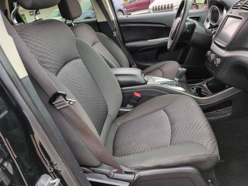 Used 2019 Dodge Journey SE FWD image 34