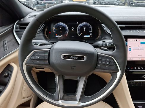 New 2026 Jeep Grand Cherokee Limited AWD/4WD image 16