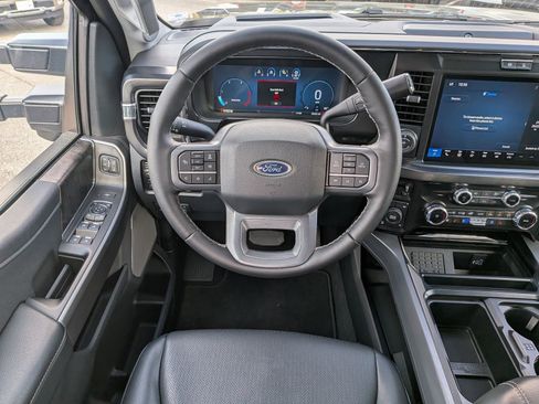 Certified 2026 Ford F250 Lariat w/ Black Appearance Package image 16