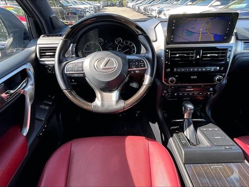 Used 2022 Lexus GX 460 Premium w/ Accessory Package AWD/4WD image 5