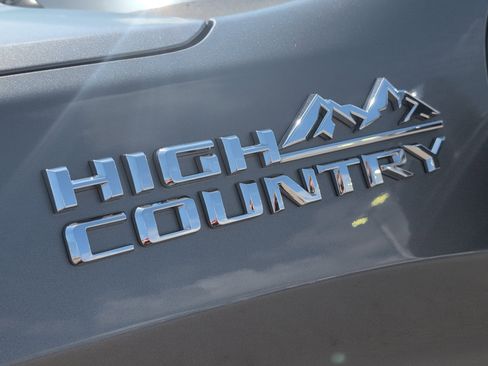 Used 2021 Chevrolet Silverado 1500 High Country w/ Technology Package image 11