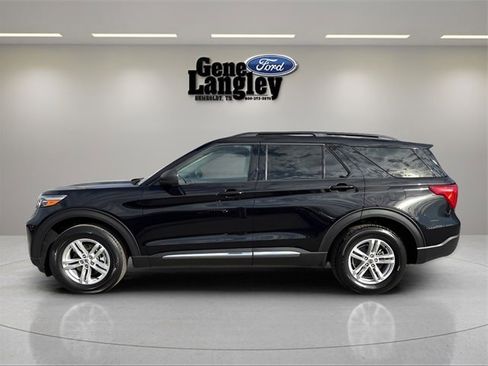 Used 2023 Ford Explorer XLT w/ Equipment Group 202A image 4
