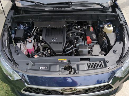 Used 2023 Toyota Highlander XLE FWD image 35