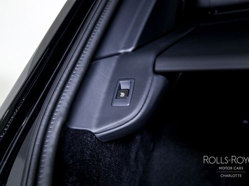 Certified 2024 Rolls-Royce Cullinan Black Badge w/ Dark Exterior Package AWD/4WD image 25