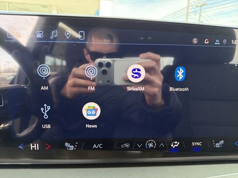 New 2026 Chevrolet Traverse LT w/ Midnight/Sport Edition image 17