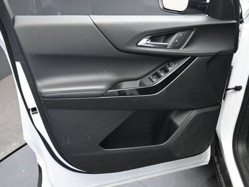 Used 2025 Chevrolet Equinox LT FWD image 11
