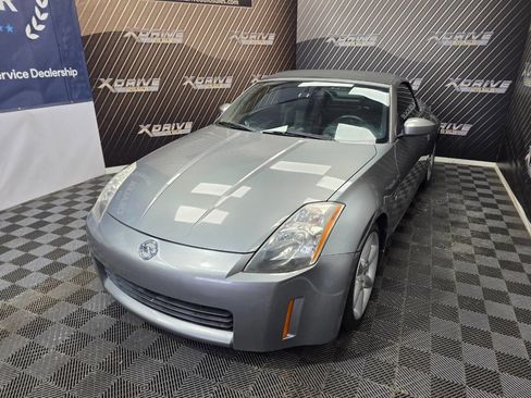 Used 2005 Nissan 350Z Grand Touring image 3