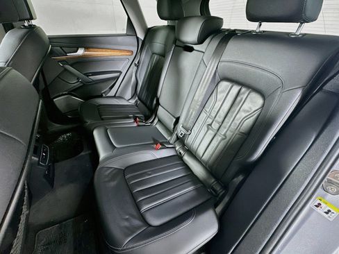 Used 2023 Audi Q5 2.0T Premium w/ Convenience Package AWD/4WD image 9