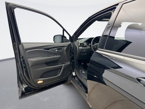 Used 2023 Honda Ridgeline Black Edition image 9