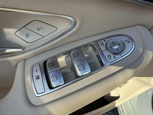 Used 2021 Mercedes-Benz C 300 Sedan image 24