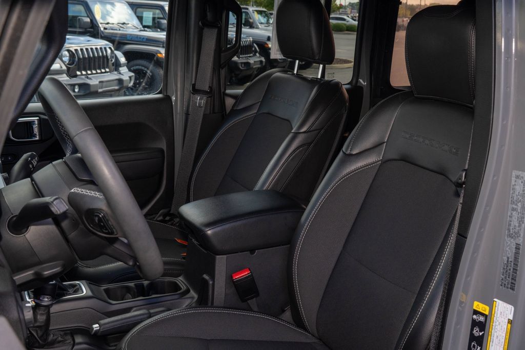 Used 2023 Jeep Wrangler Unlimited Sport AWD/4WD image 15