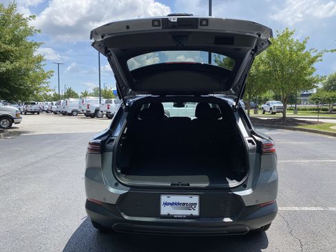 Used 2025 Chevrolet Equinox EV LT FWD image 11