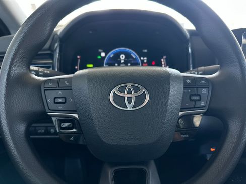 Used 2025 Toyota Camry LE FWD image 20