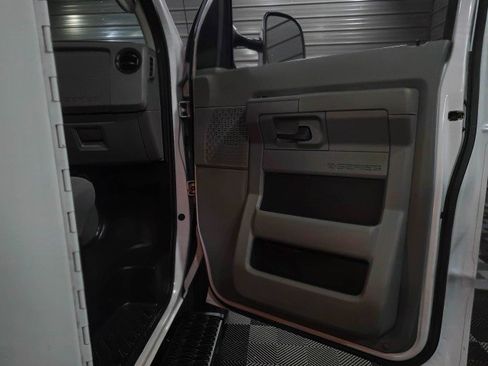 Used 2021 Ford E-350 and Econoline 350 Super Duty w/ Power Windows & Locks Group image 29