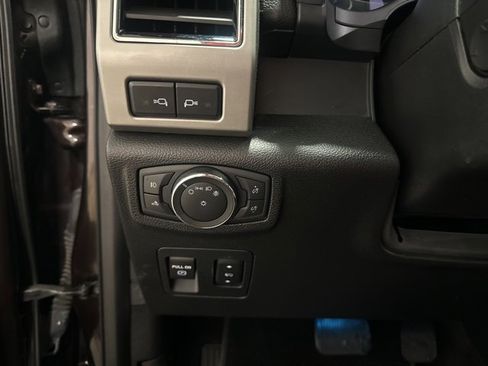 Used 2020 Ford F150 Lariat w/ Equipment Group 502A Luxury image 17