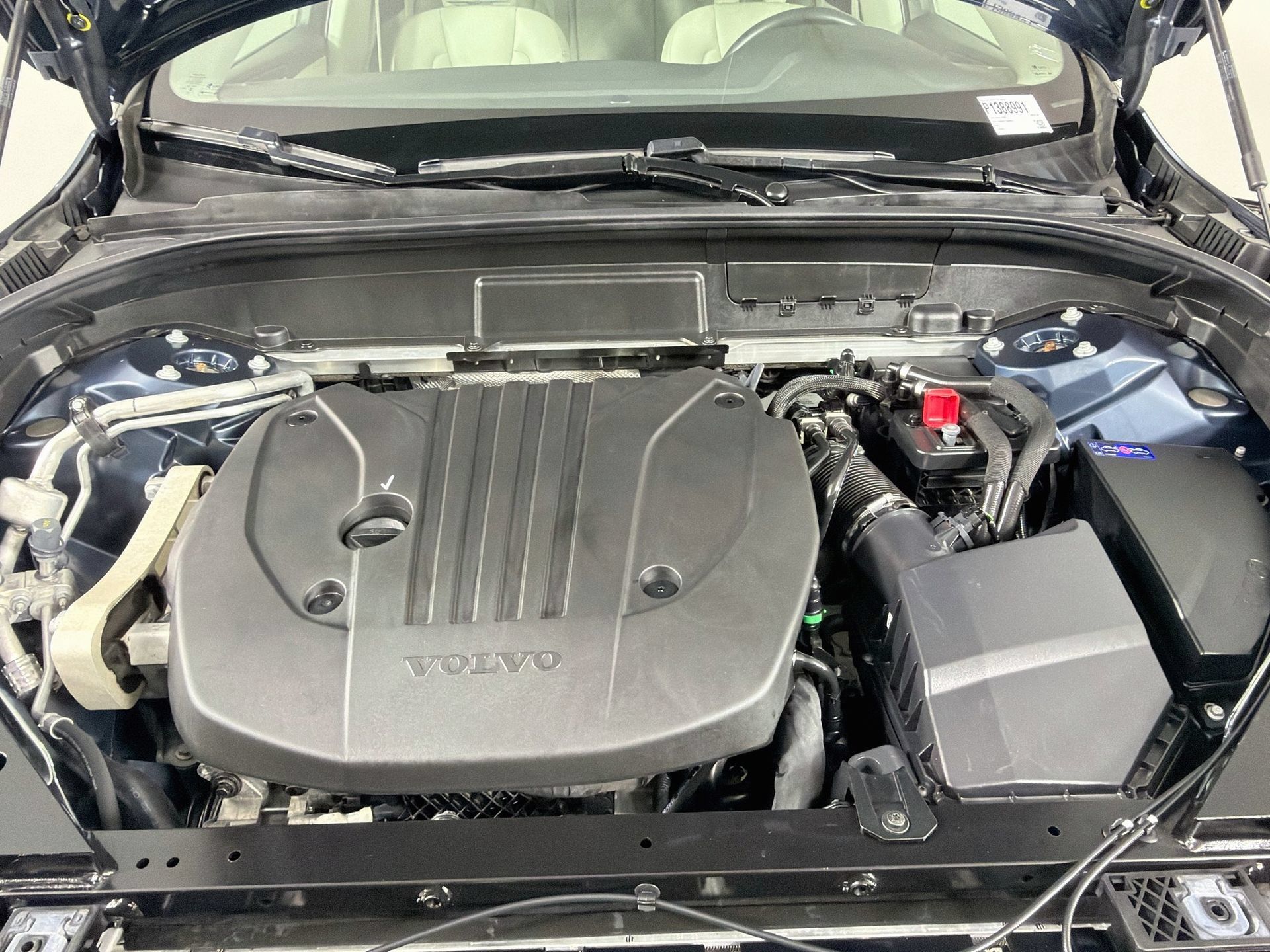 Certified 2023 Volvo XC60 B5 Plus AWD/4WD image 30