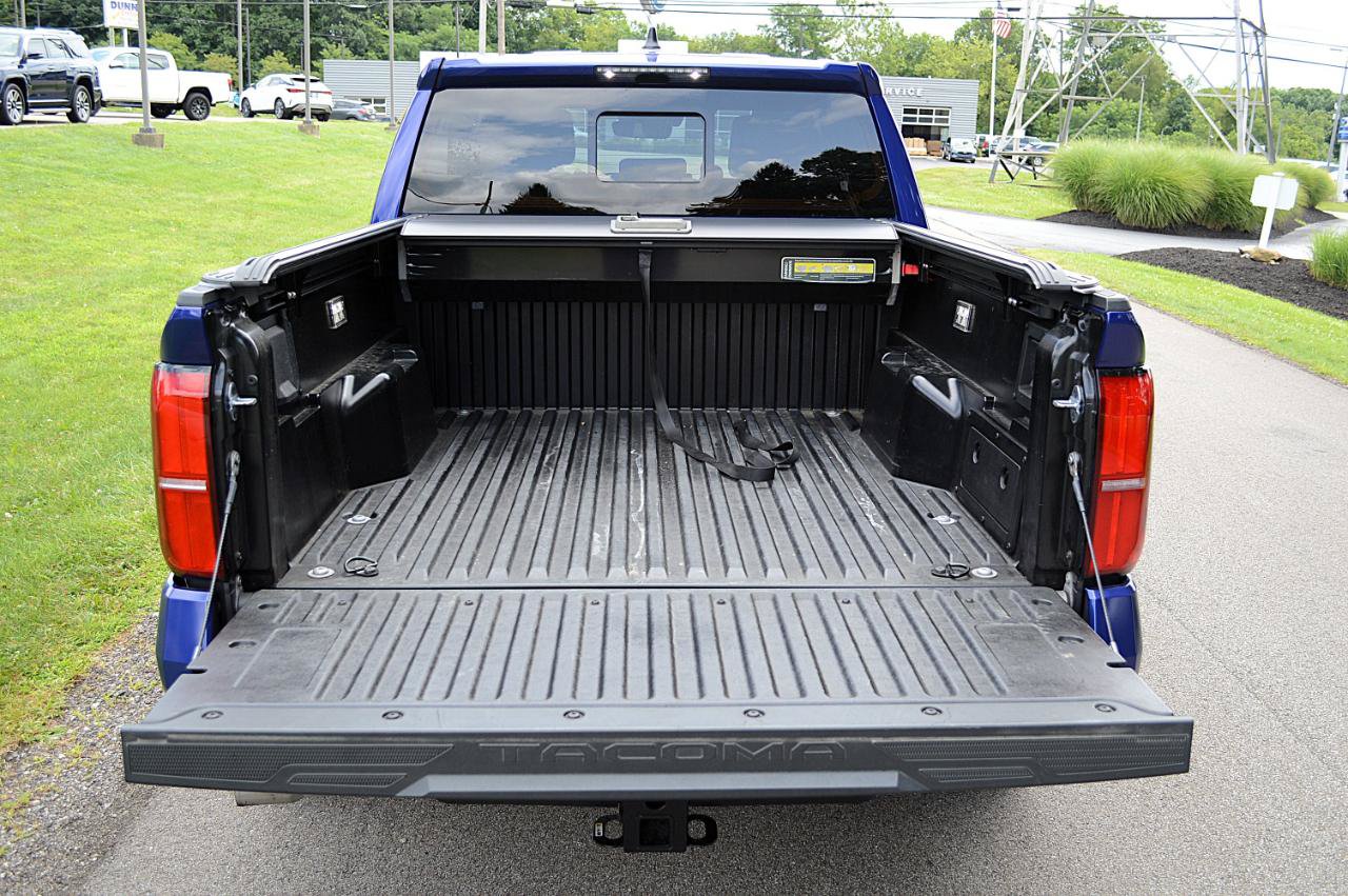 Used 2024 Toyota Tacoma TRD Off-Road w/ TRD Off Road Upgrade Package AWD/4WD image 15