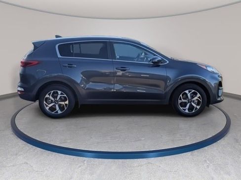 Used 2022 Kia Sportage LX image 4