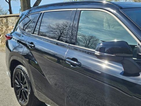 Used 2024 Toyota Highlander XSE FWD image 20