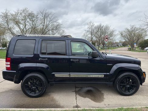 Used 2011 Jeep Liberty Limited Jet image 5