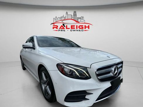 Used 2017 Mercedes-Benz E 300 4MATIC image 5