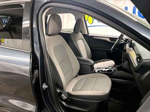 Used 2022 Ford Escape SE w/ Cold Weather Package image 11