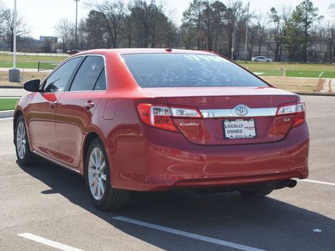 Used 2012 Toyota Camry XLE w/ Leather Pkg image 12