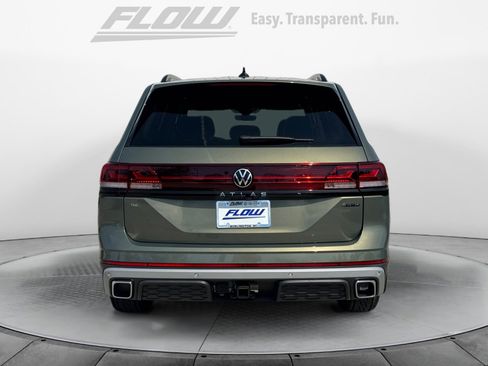 New 2026 Volkswagen Atlas Peak Edition image 6