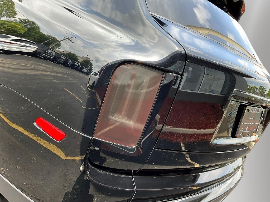 Used 2020 Rolls-Royce Cullinan Black Badge AWD/4WD image 22