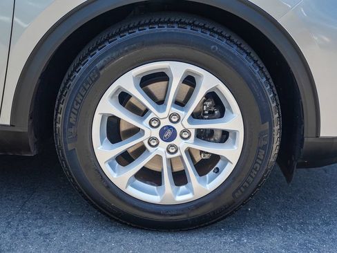Certified 2021 Ford Escape SE FWD image 12