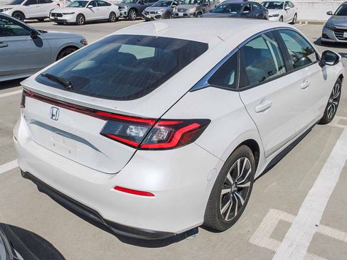Certified 2024 Honda Civic EX-L image 9