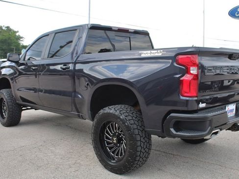 Used 2022 Chevrolet Silverado 1500 LT Trail Boss w/ Convenience Package II AWD/4WD image 11