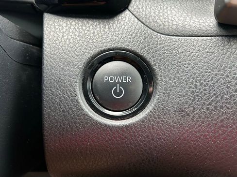 Used 2025 Toyota Camry SE FWD image 30