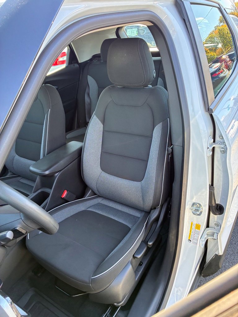 Used 2024 Chevrolet TrailBlazer LS AWD/4WD image 18