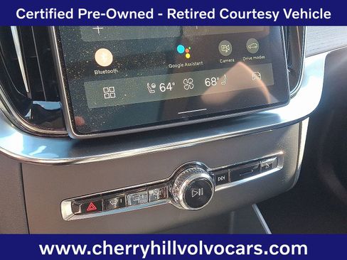 Certified 2025 Volvo XC90 B6 Plus image 18