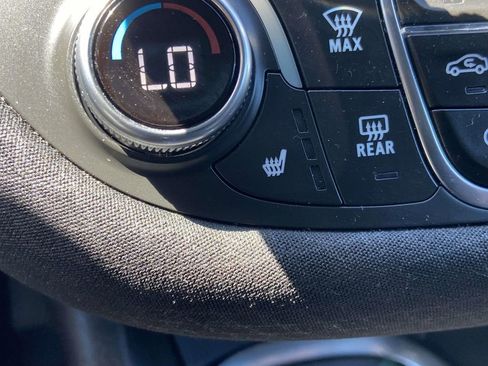 Used 2025 Chevrolet Malibu LT image 24