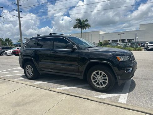 Used 2020 Jeep Grand Cherokee Laredo RWD image 4