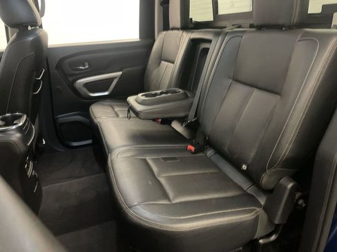 Used 2016 Nissan Titan SL image 19