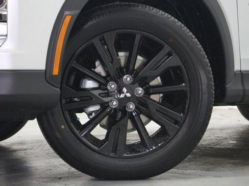 New 2026 Mitsubishi Eclipse Cross LE AWD/4WD image 3
