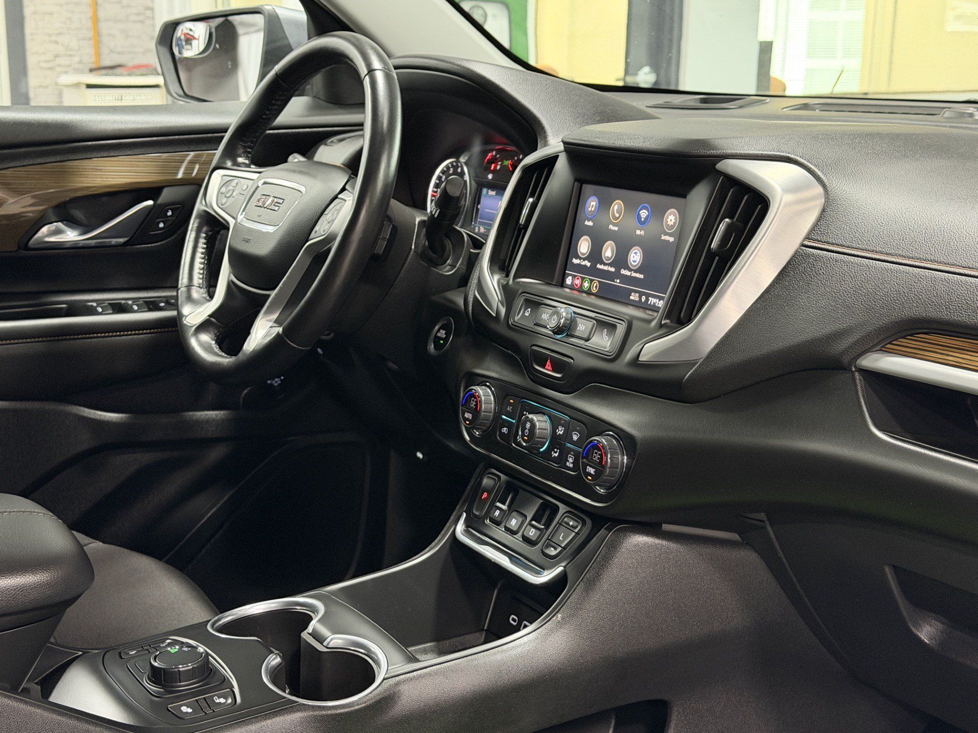 Certified 2021 GMC Terrain SLE w/ Driver Convenience Package FWD image 8