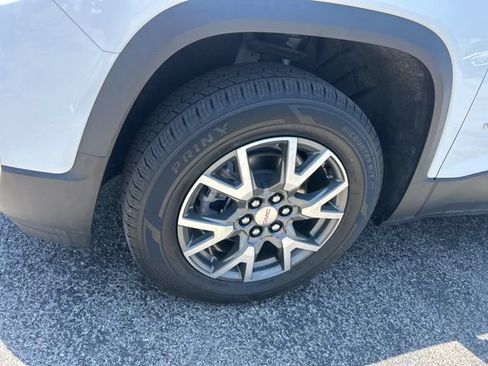 Used 2022 GMC Acadia SLE w/ Driver Convenience Package FWD image 10
